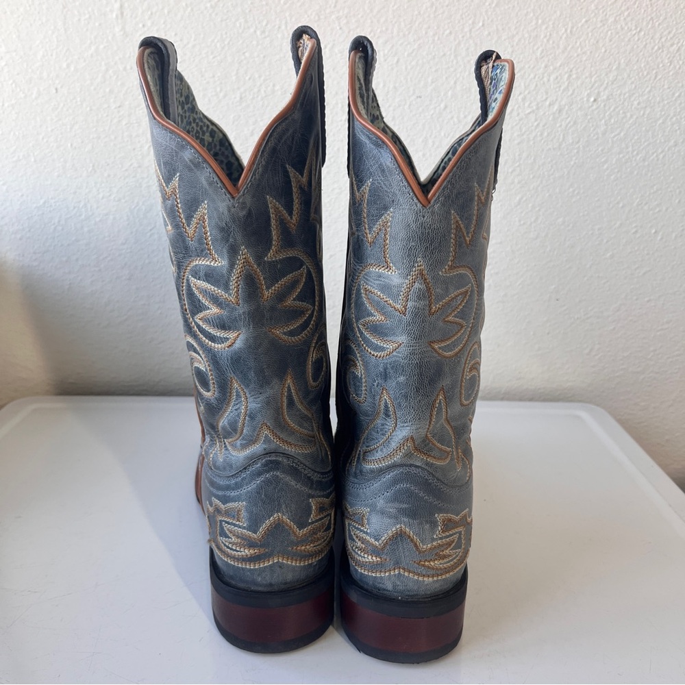 Laredo ladies Ella Blue Leather embroidered square Toe Boots 
▪️size 10 l - Picture 2 of 14
